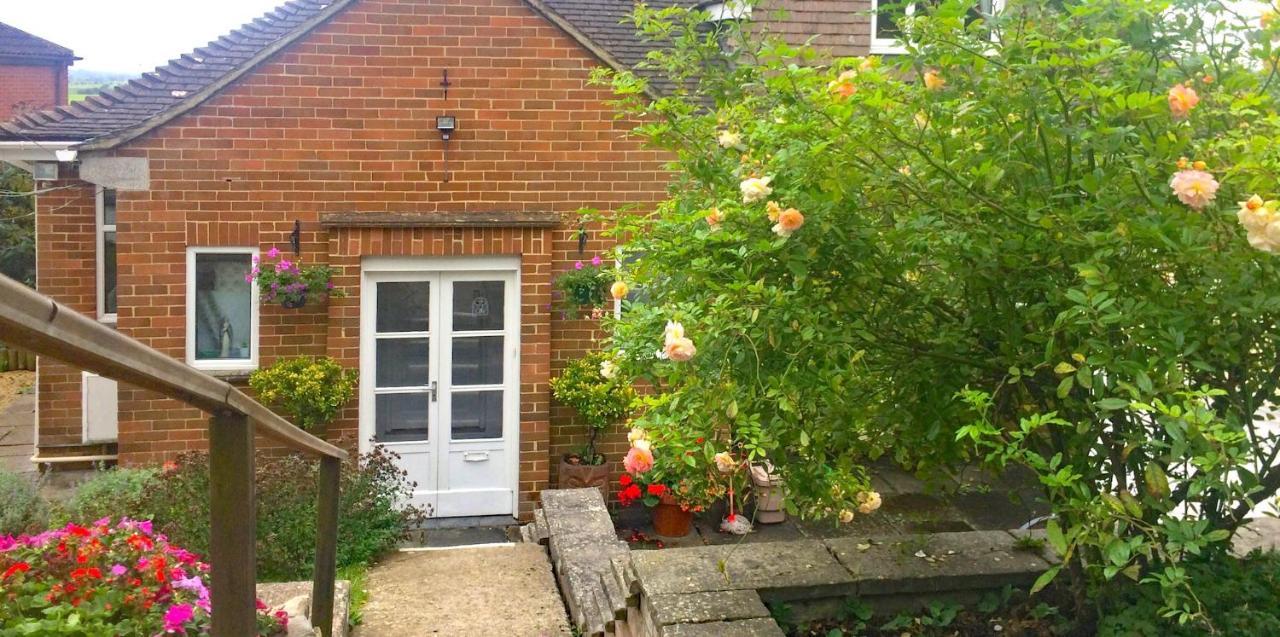 Healing Waters Sanctuary For Exclusive Private Hire And Self Catering Board, Vegetarian, Alcohol & Wifi Free Retreat In Glastonbury Buitenkant foto
